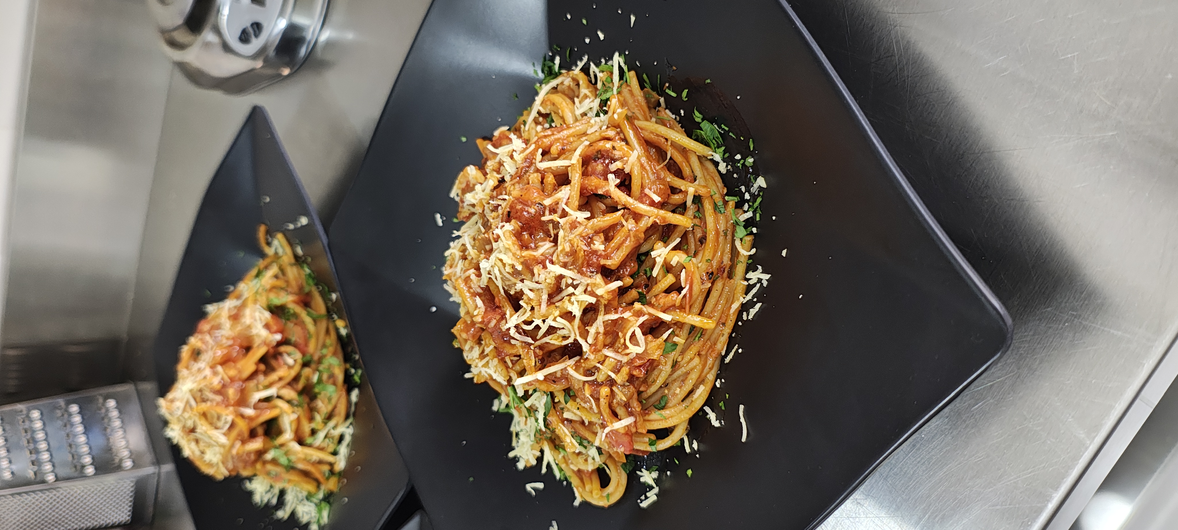 Spaghetti all'Assassina 🌶️ Spicy Preparation time: 20–25 minutes Special Offer: 9.000 OMR (Regular price: 10.500 OMR) Serves 3 people